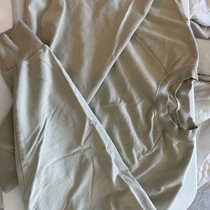 Alo Double Take Raglan Sleeve Crop Crew